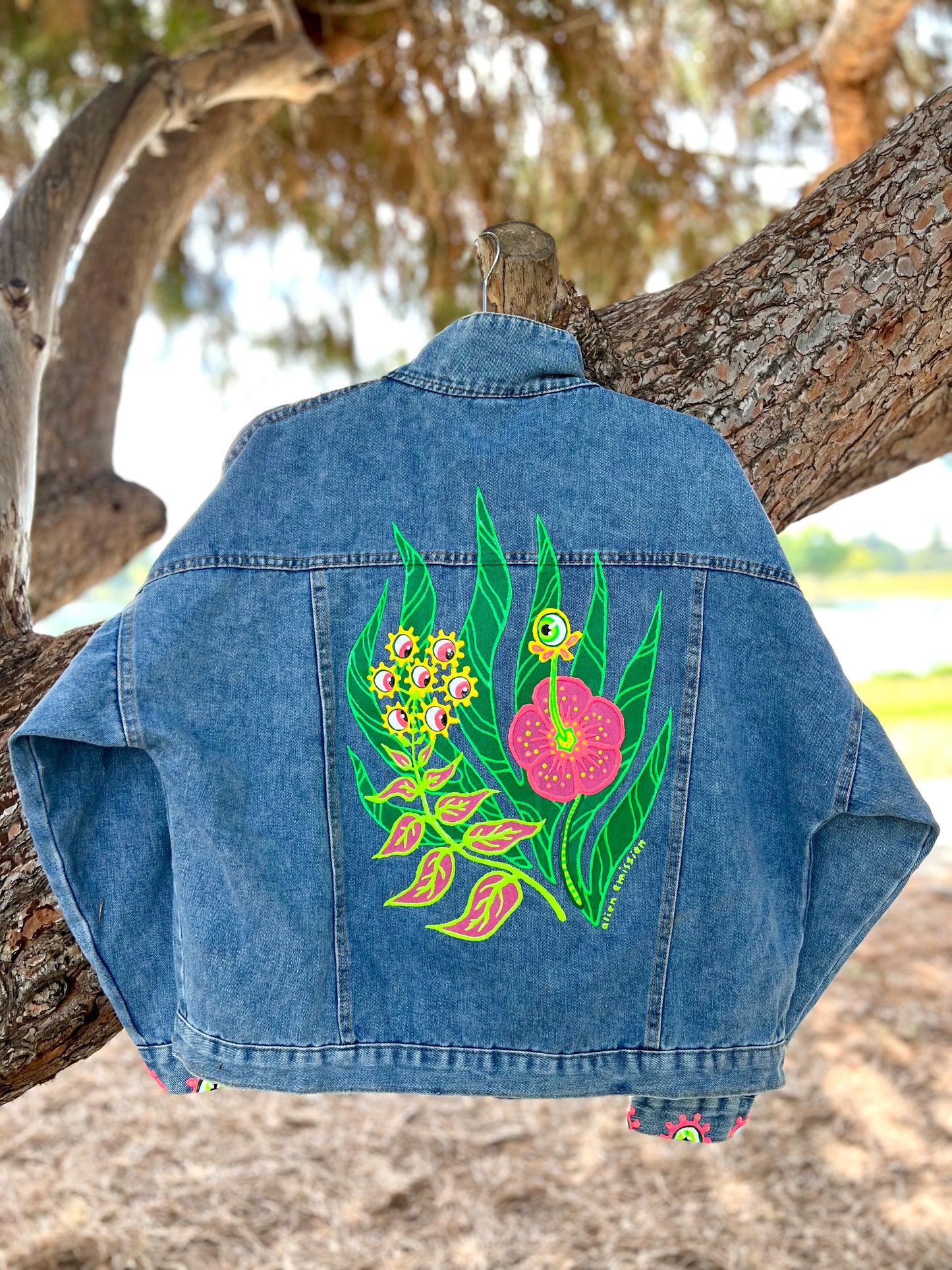 ALIEN FLORA hand-painted denim jacket