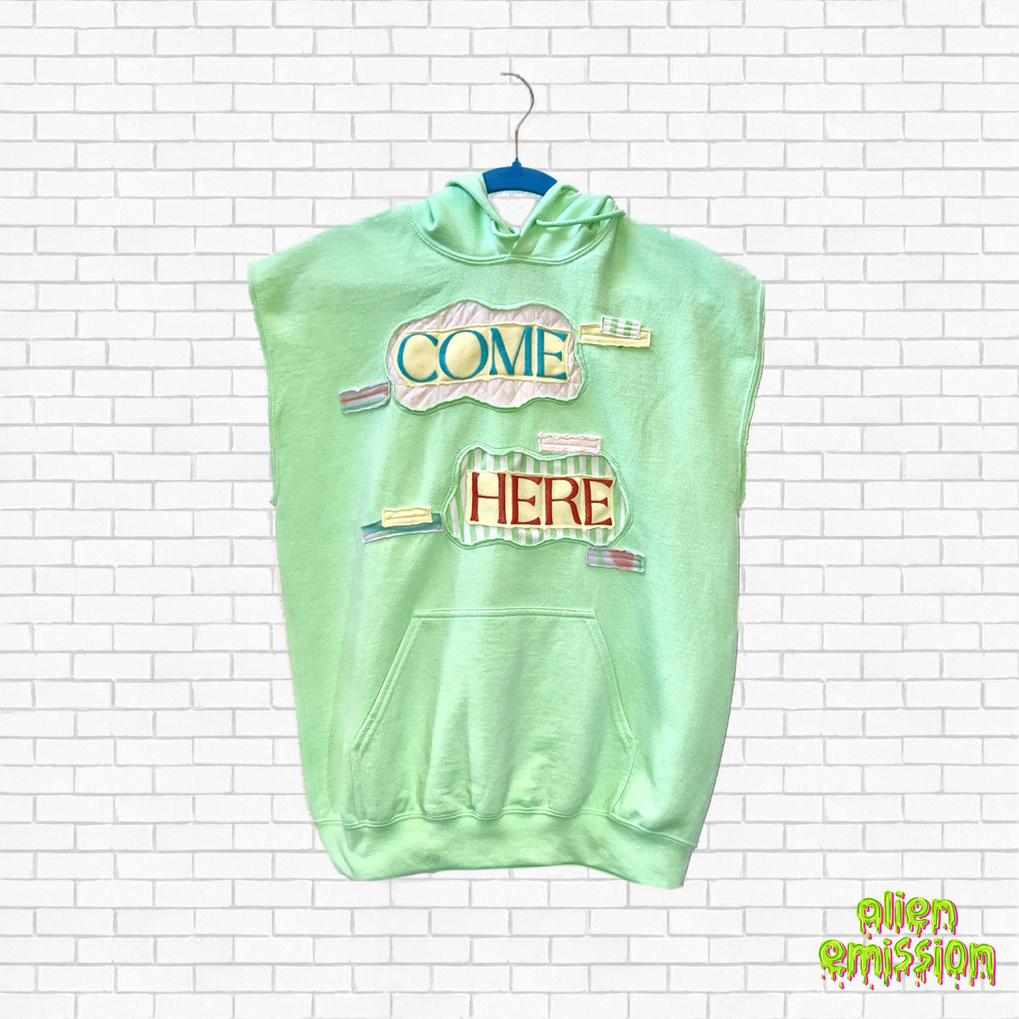 "Come Here" size M